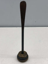 Charger l'image dans la galerie, Original WW1 / WW2 British Army SMLE Lee Enfield Rifle Brass Oil Bottle - The Militaria Shop