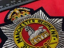 Lade das Bild in den Galerie-Viewer, British Army Bullion Embroidered Blazer Badge - Manchester Regiment - The Militaria Shop