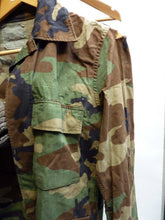 Load image into Gallery viewer, Genuine US Airforce Camouflaged BDU Battledress Uniform - 33 to 37 Inch Chest - The Militaria Shop