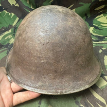 Charger l'image dans la galerie, Original WW2 British / Canadian Army Mk3 Turtle Helmet - The Militaria Shop