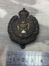 Load image into Gallery viewer, Original WW1 British Army 10th Btn City of London Paddington Rifles Cap Badge - The Militaria Shop