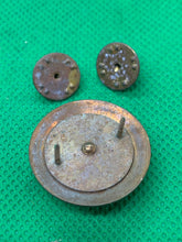 Charger l'image dans la galerie, Genuine US Army Collar Disc Badges Pair - Signal Corps - The Militaria Shop