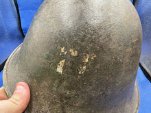 Charger l'image dans la galerie, WW2 British / Canadian Army Mk3 Combat Turtle Helmet - Good Original Helmet - The Militaria Shop