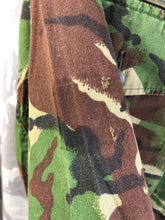 Load image into Gallery viewer, Size 190/104 - Vintage British Army DPM Lightweight Combat Jacket Smock - The Militaria Shop