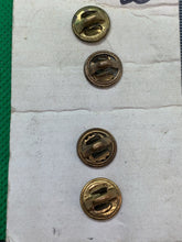 Charger l'image dans la galerie, Genuine US Army Collar Disc Badges Pair - Signal Corps - The Militaria Shop