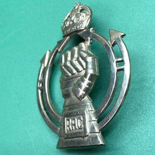 Load image into Gallery viewer, Original WW2 Royal Armoured Corps - Kings Crown British Army Cap Badge - The Militaria Shop