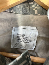 Charger l'image dans la galerie, Vintage US Army Combat Uniform Tactical Digital Camouflage Jacket - Small / Long - The Militaria Shop