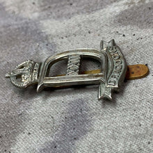 Charger l'image dans la galerie, Original WW2 British Army 22nd Dragoon Guards Cap Badge - King's Crown - The Militaria Shop