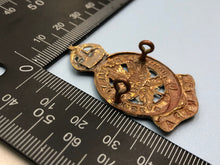 Charger l'image dans la galerie, Genuine WW2 Canadian Army Royal Montreal Regiment Cap Badge - The Militaria Shop