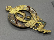 Load image into Gallery viewer, Original British Army - 6 Regiment of Foot (Royal First Warwickshires) Cap Badge - The Militaria Shop