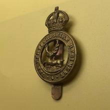 Load image into Gallery viewer, Original WW2 British Army Cap Badge - Hertfordshire Regiment - The Militaria Shop