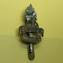 Load image into Gallery viewer, Original WW2 British Army Cap Badge - Royal Army Education Corps King's Cro - The Militaria Shop