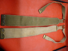 Charger l'image dans la galerie, Original WW2 Pattern British Army L Straps Pair - 37 Pattern Webbing Haversack - The Militaria Shop