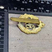 Load image into Gallery viewer, Original WW2 British Army Royal Armoured Corps Cap Badge - The Militaria Shop