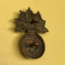Lade das Bild in den Galerie-Viewer, Original Victorian Era British Army The Royal Fusiliers Cap Badge - The Militaria Shop