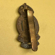 Load image into Gallery viewer, Original WW2 British Army Royal Army Ordnance Corps RAOC Cap Badge - The Militaria Shop