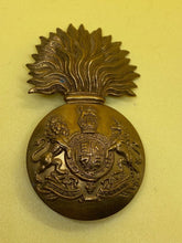 Charger l'image dans la galerie, Original British Army Queen's Crown Royal Scots Fusiliers Glengarry Badge - The Militaria Shop