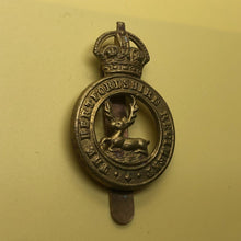 Load image into Gallery viewer, Original WW2 British Army Cap Badge - Hertfordshire Regiment - The Militaria Shop