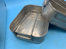 Lade das Bild in den Galerie-Viewer, Original WW2 British Army Soldiers Mess Tin Set - Two Piece - Fold Out Handles - The Militaria Shop