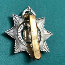 Charger l'image dans la galerie, Original WW2 British Army Cap Badge - The Devonshire Regiment - The Militaria Shop