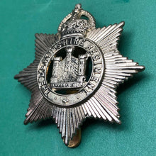 Charger l'image dans la galerie, Original WW2 British Army Cap Badge - The Devonshire Regiment - The Militaria Shop