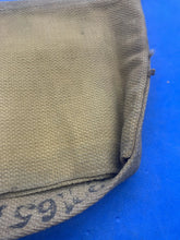 Lade das Bild in den Galerie-Viewer, WW2 British Army / RAF 37 Pattern Webbing Water Bottle Carrier Harness Original - The Militaria Shop