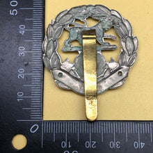 Load image into Gallery viewer, Original WW2 British Army Hampshire Regiment Cap Badge - The Militaria Shop