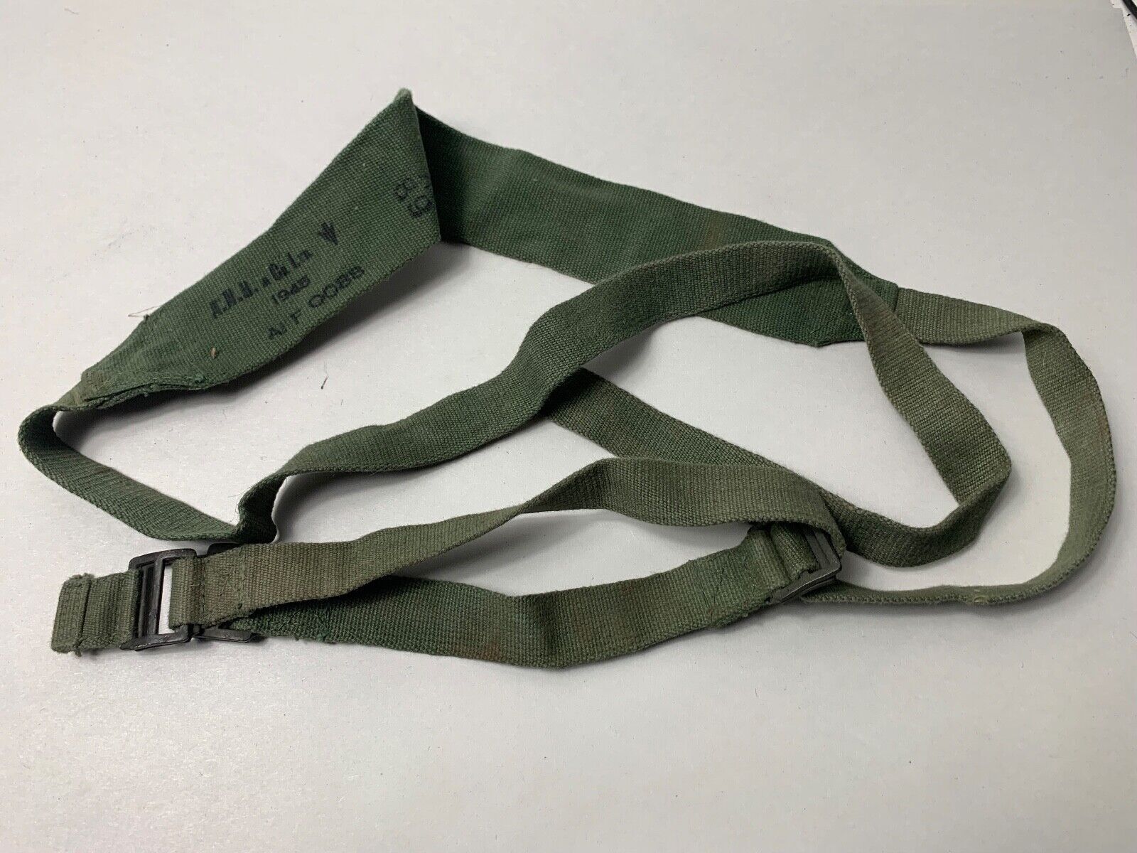 Original WW2 British Army 44 Pattern Shoulder / Equipment Strap - 1945 Dated - The Militaria Shop