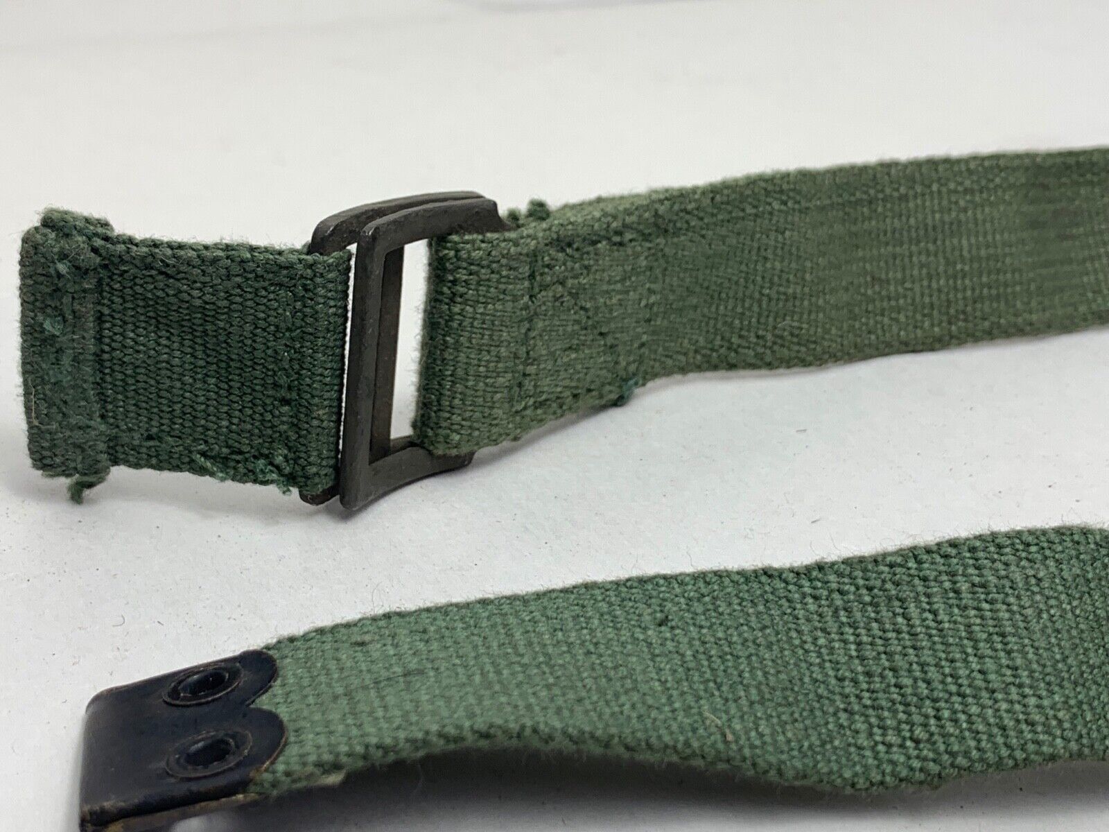 Original WW2 British Army 44 Pattern Shoulder Strap - 1945 Dated - The Militaria Shop