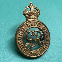 Load image into Gallery viewer, Original WW1 British Army Second Life Guards Cap Badge George V - The Militaria Shop