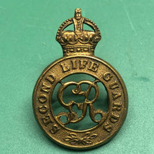Load image into Gallery viewer, Original WW1 British Army Second Life Guards Cap Badge George V - The Militaria Shop