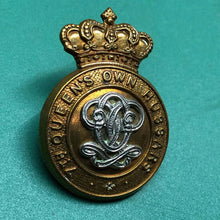 Charger l'image dans la galerie, Original Victorian British Army Cap Badge - 7th Queen's Own Hussars - The Militaria Shop
