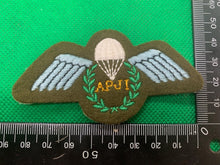 Load image into Gallery viewer, British Army Jump Wings Badge - Assistant Paratrooper Jump Instructor - The Militaria Shop