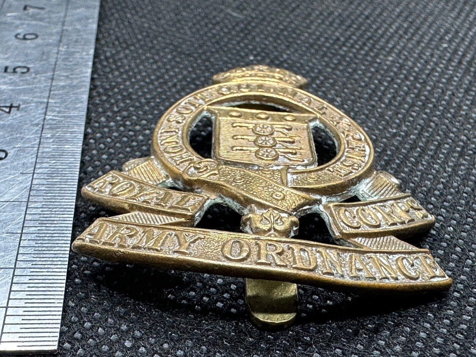 Original WW2 British Royal Army Ordinance Corps RAOC Brass Kings Crown Cap Badge - The Militaria Shop