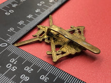 Load image into Gallery viewer, Original WW2 British Army Badge - Infantry Training Battalion Corps - The Militaria Shop