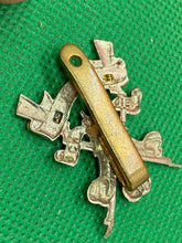 Load image into Gallery viewer, Original WW1 / WW2 British Army - 3rd Carabiniers Cap Badge - The Militaria Shop