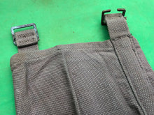 Charger l'image dans la galerie, Original British RAF Royal Air Force Water Bottle Carrier Harness WW2 37 Pattern - The Militaria Shop