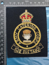 Lade das Bild in den Galerie-Viewer, British Army Bullion Embroidered Blazer Badge - Army Catering Corps - The Militaria Shop