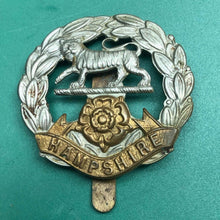 Load image into Gallery viewer, Original WW2 British Army Hampshire Regiment Cap Badge - The Militaria Shop