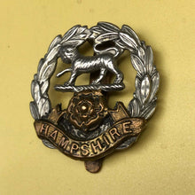 Load image into Gallery viewer, Original WW2 British Army Hampshire Regiment Cap Badge - The Militaria Shop