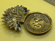 Charger l'image dans la galerie, Original British Army Victorian 23rd Foot Royal Welsh Fusiliers Glengarry Badge - The Militaria Shop