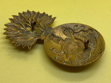 Charger l'image dans la galerie, Original British Army Queen's Crown Royal Scots Fusiliers Glengarry Badge - The Militaria Shop