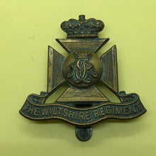 Load image into Gallery viewer, Original WW2 British Army Cap Badge - The Wiltshire Regiment - The Militaria Shop