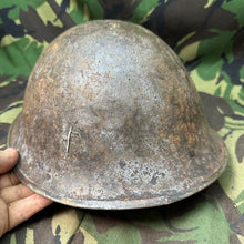 Charger l'image dans la galerie, Original WW2 British / Canadian Army Mk3 Turtle Helmet - The Militaria Shop