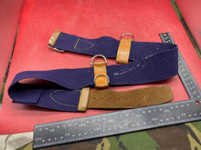 Charger l'image dans la galerie, WW2 British Army Hussars Blue Canvas and Leather Belt with Fittings. 30 inch. - The Militaria Shop