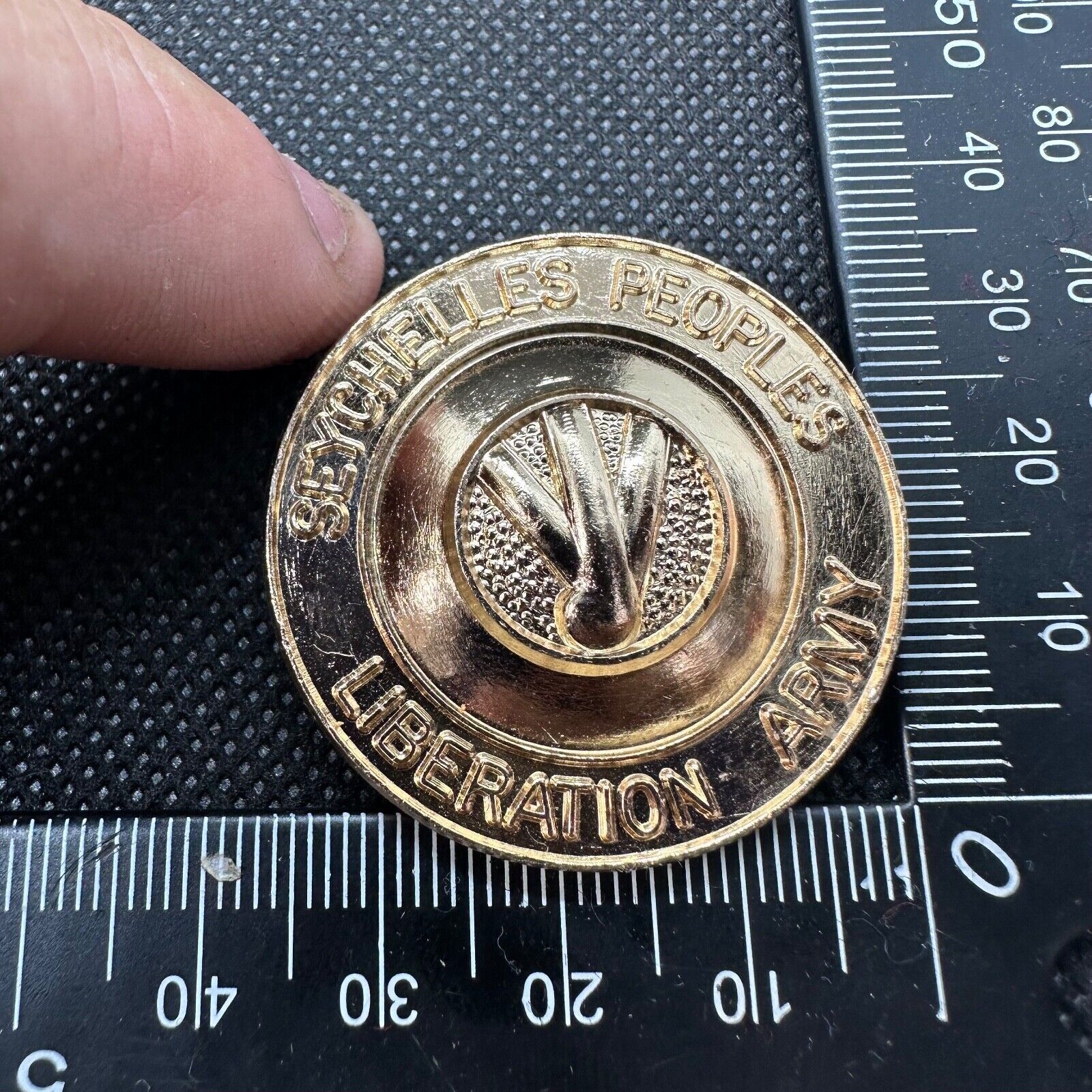 Rare Genuine Seychelles People's Liberation Army Cap / Beret Badge - The Militaria Shop