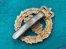 Load image into Gallery viewer, 2nd Queen's Bays Dragoon Guards Genuine Cap Badge Queen's Crown - The Militaria Shop