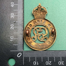Load image into Gallery viewer, Original WW1 British Army Second Life Guards Cap Badge George V - The Militaria Shop