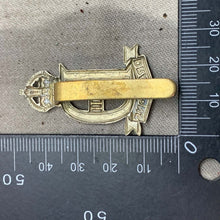 Load image into Gallery viewer, Original WW2 British Army 22nd Dragoon Guards Cap Badge - King's Crown - The Militaria Shop