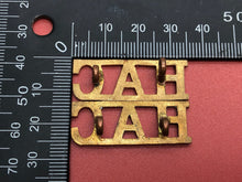 Load image into Gallery viewer, Original WW1/WW2 British Army HAC Honourable Artillery Company Shoulder Titles - The Militaria Shop
